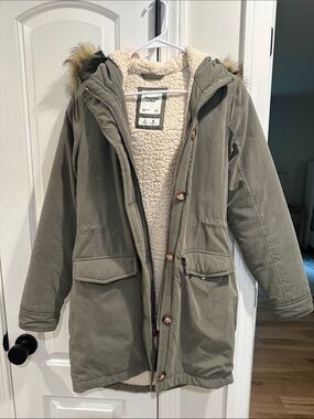 Abercrombie & Fitch Olive Green Sherpa-Lined Parka Coat